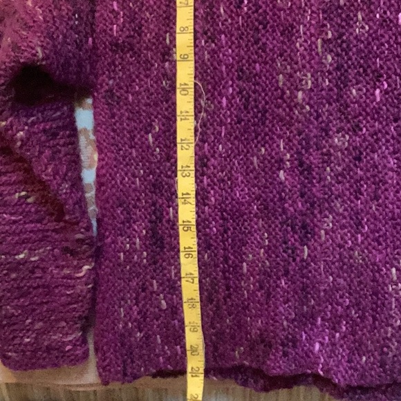 Handmade chunky knit V neck cardigan ceramic unique buttons variegated burgundy - Picture 8 of 12